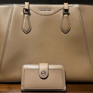 Michael Kors Taryn Large Leather Tote and Wallet Set, Color - Driftwood